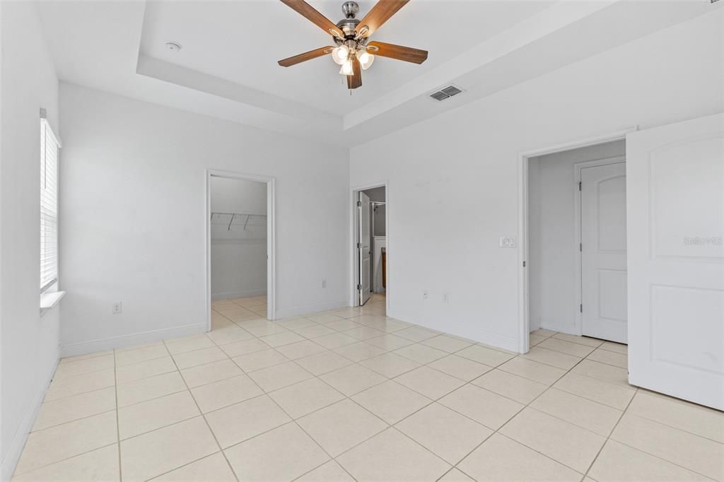 For Sale: $399,900 (4 beds, 2 baths, 1896 Square Feet)