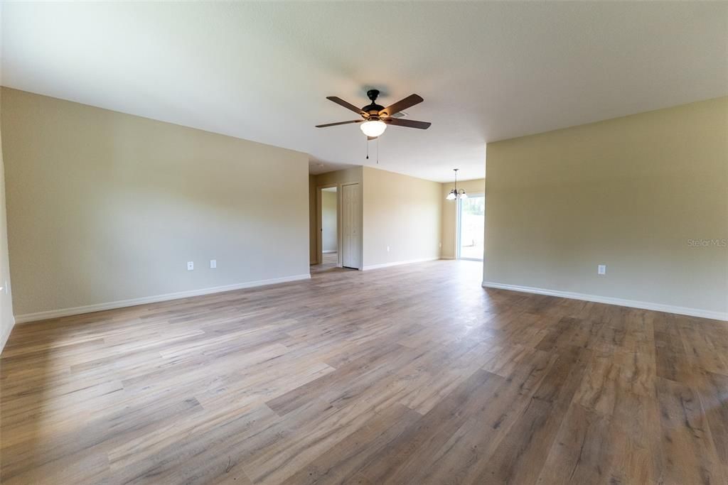 En Venta: $239,900 (3 camas, 2 baños, 1331 Pies cuadrados)