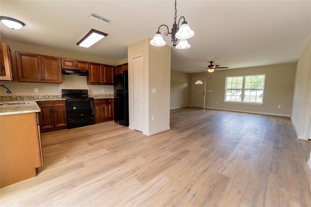 En Venta: $239,900 (3 camas, 2 baños, 1331 Pies cuadrados)