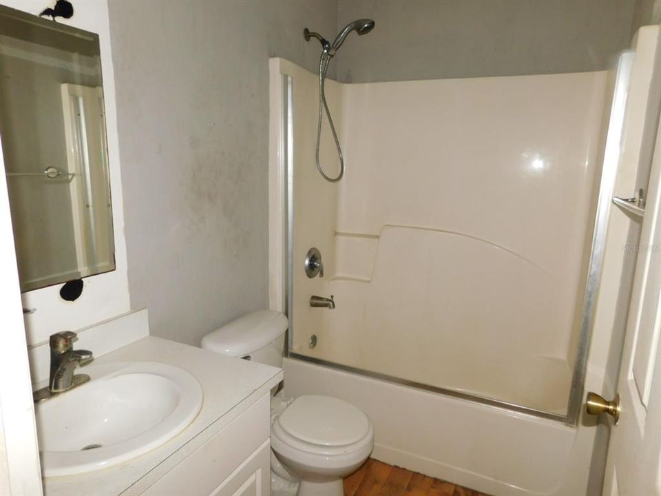 На продажу: $218,500 (3 спален, 2 ванн, 1192 Квадратных фут)