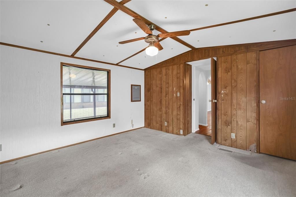 For Sale: $49,000 (2 beds, 2 baths, 924 Square Feet)