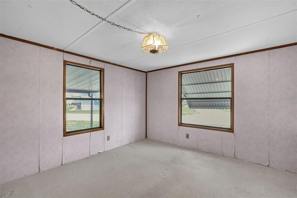 For Sale: $49,000 (2 beds, 2 baths, 924 Square Feet)