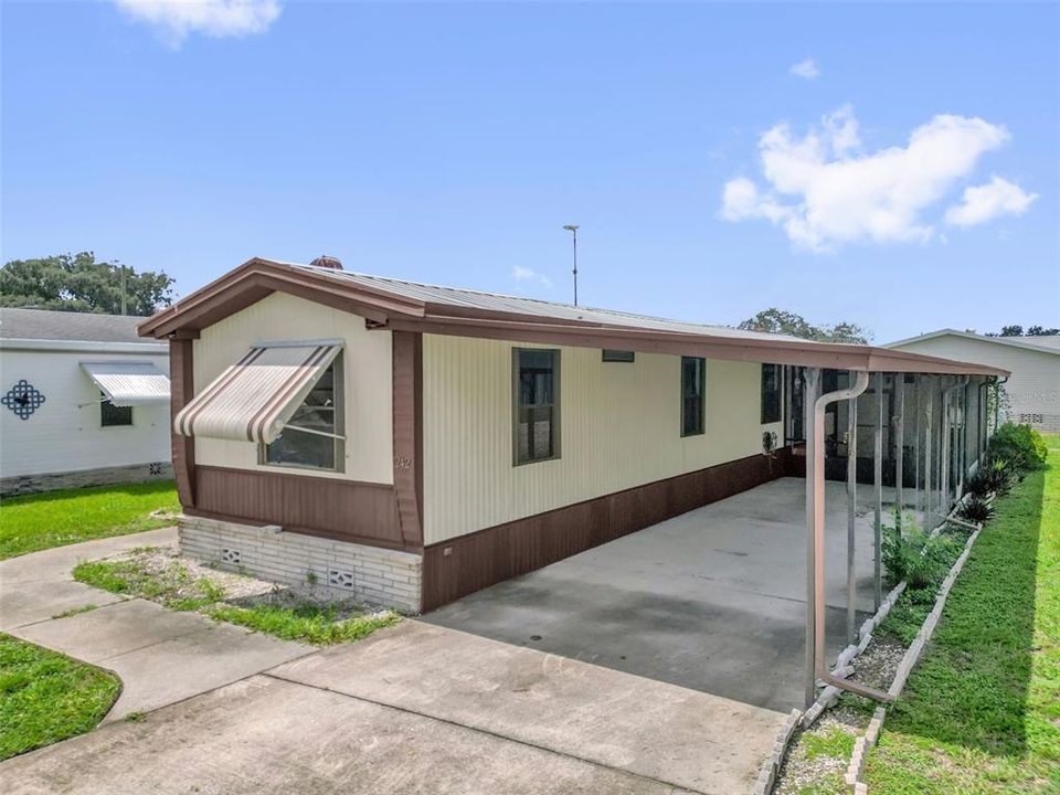 For Sale: $49,000 (2 beds, 2 baths, 924 Square Feet)