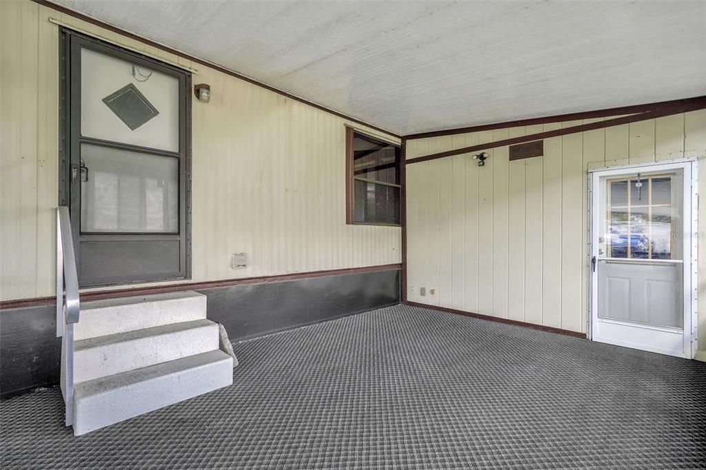 For Sale: $49,000 (2 beds, 2 baths, 924 Square Feet)