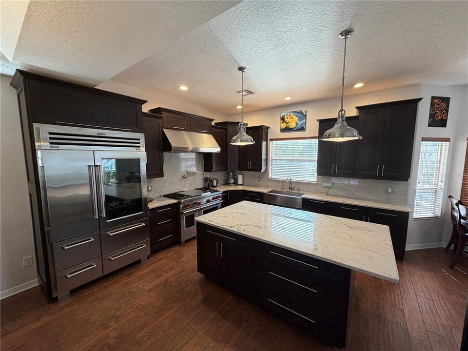 En Venta: $990,000 (4 camas, 3 baños, 3044 Pies cuadrados)