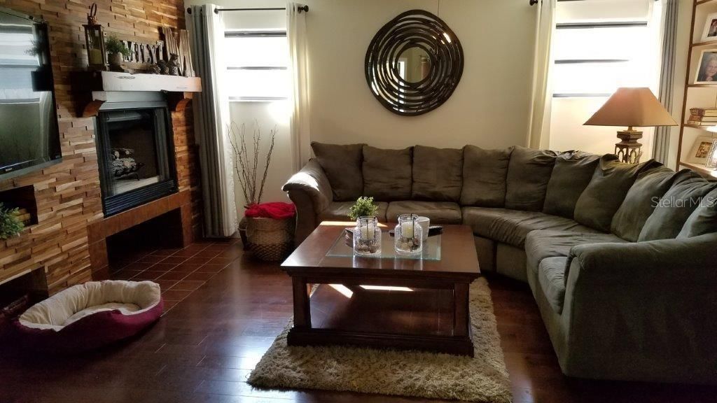 В аренду: $4,300 (4 спален, 2 ванн, 2448 Квадратных фут)