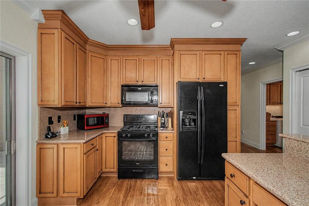En Venta: $489,000 (3 camas, 3 baños, 2754 Pies cuadrados)