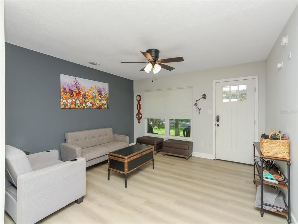 En Venta: $370,000 (3 camas, 2 baños, 1442 Pies cuadrados)