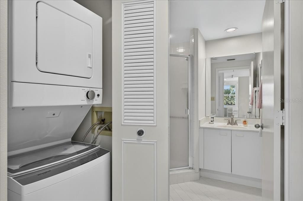 На продажу: $599,900 (3 спален, 2 ванн, 1300 Квадратных фут)
