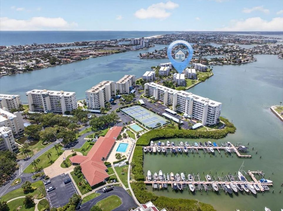 На продажу: $599,900 (3 спален, 2 ванн, 1300 Квадратных фут)