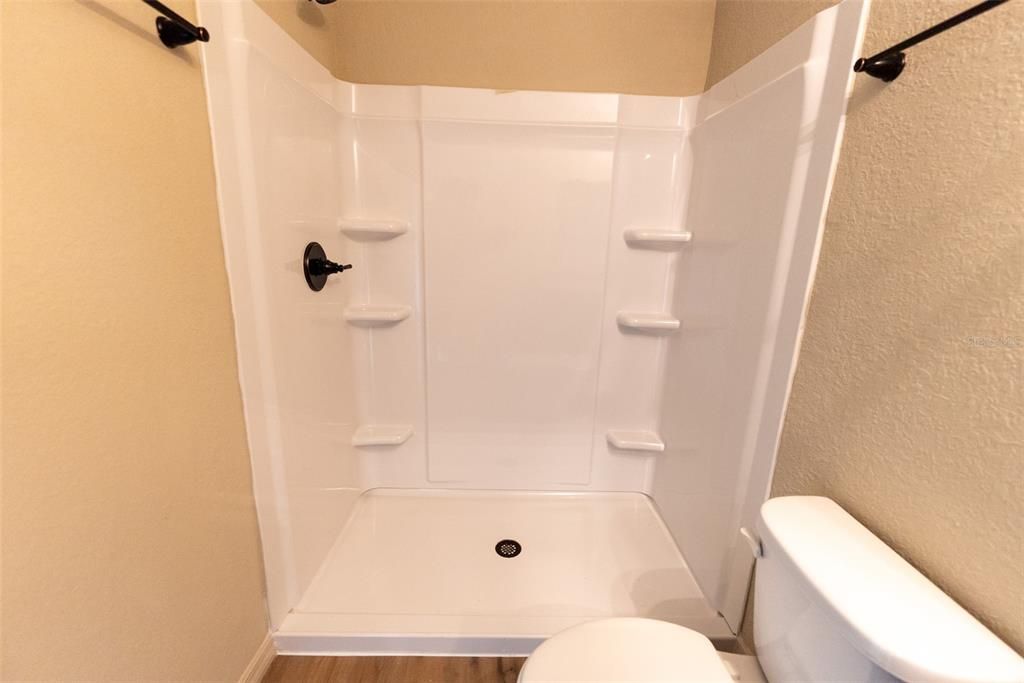 Activo con contrato: $239,900 (3 camas, 2 baños, 1331 Pies cuadrados)