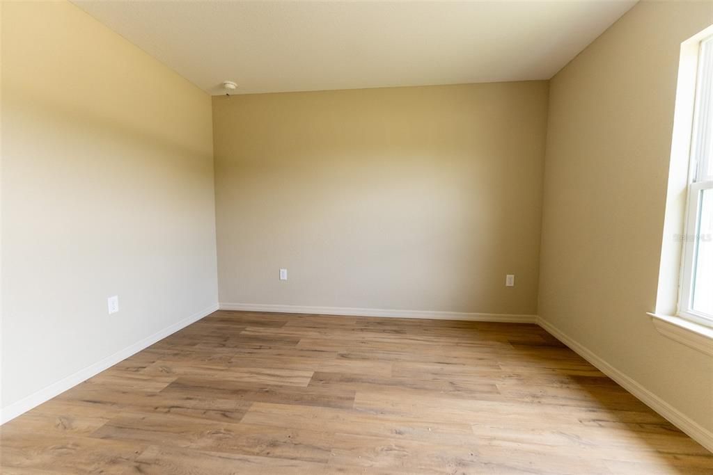 Activo con contrato: $239,900 (3 camas, 2 baños, 1331 Pies cuadrados)
