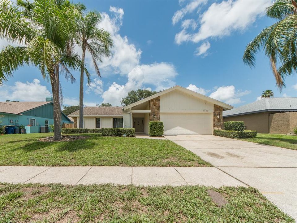 En Venta: $699,000 (3 camas, 2 baños, 1917 Pies cuadrados)