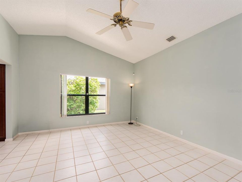 En Venta: $699,000 (3 camas, 2 baños, 1917 Pies cuadrados)