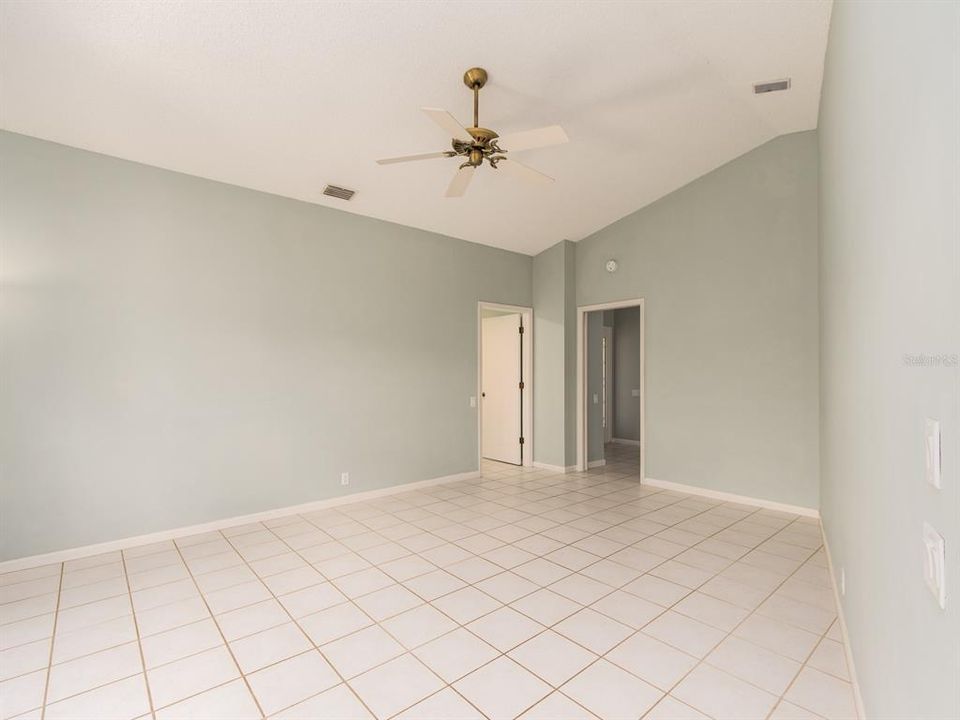 En Venta: $699,000 (3 camas, 2 baños, 1917 Pies cuadrados)