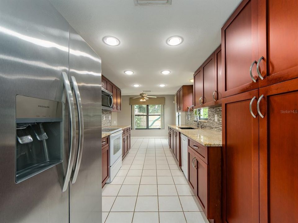 En Venta: $699,000 (3 camas, 2 baños, 1917 Pies cuadrados)