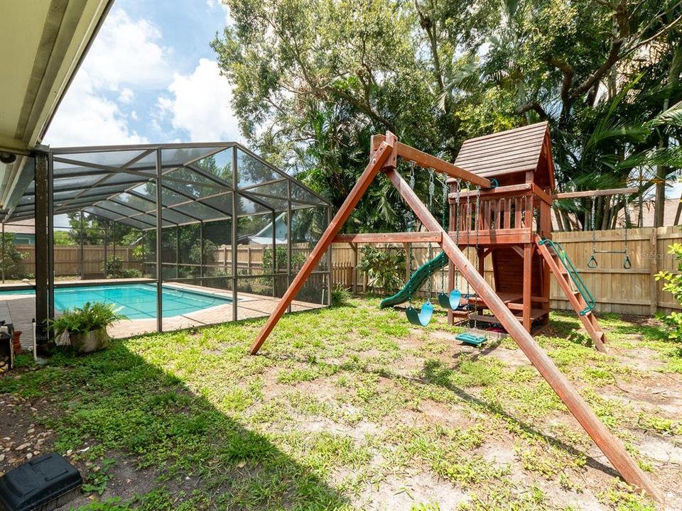 En Venta: $699,000 (3 camas, 2 baños, 1917 Pies cuadrados)