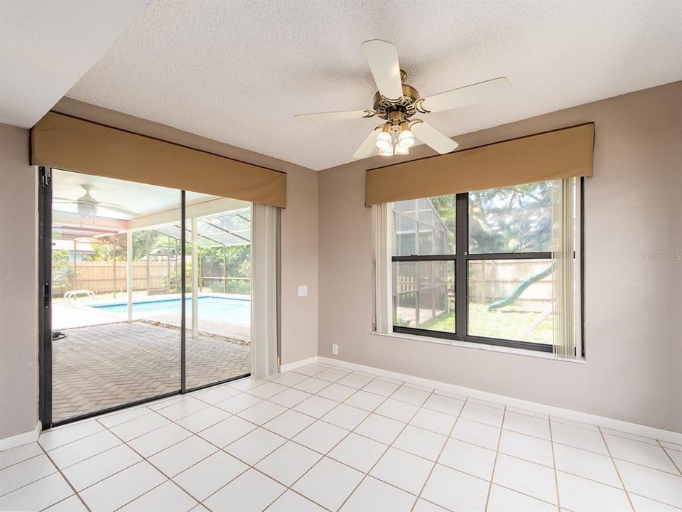 En Venta: $699,000 (3 camas, 2 baños, 1917 Pies cuadrados)