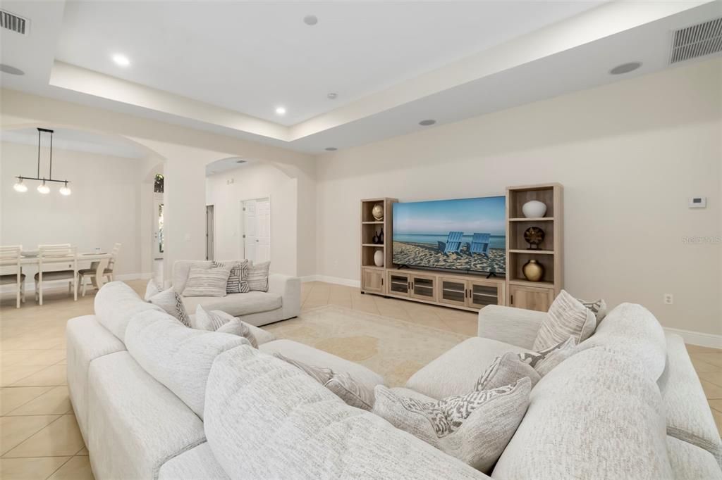 На продажу: $625,000 (5 спален, 2 ванн, 3057 Квадратных фут)