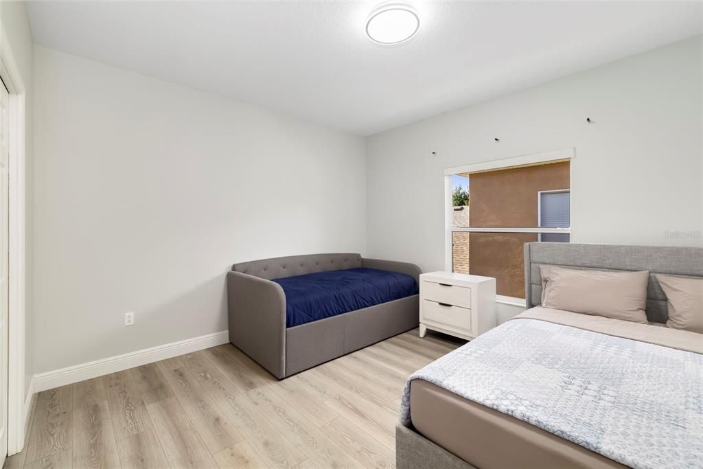 На продажу: $625,000 (5 спален, 2 ванн, 3057 Квадратных фут)