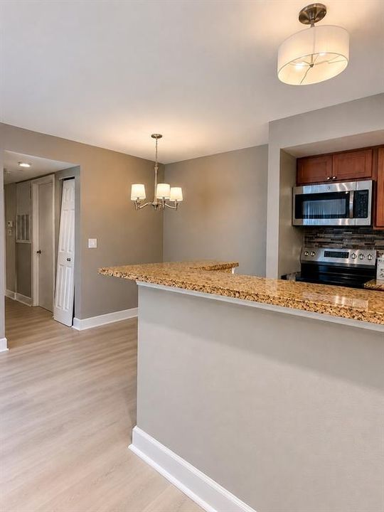 В аренду: $1,700 (2 спален, 2 ванн, 988 Квадратных фут)