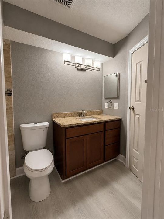 В аренду: $1,700 (2 спален, 2 ванн, 988 Квадратных фут)