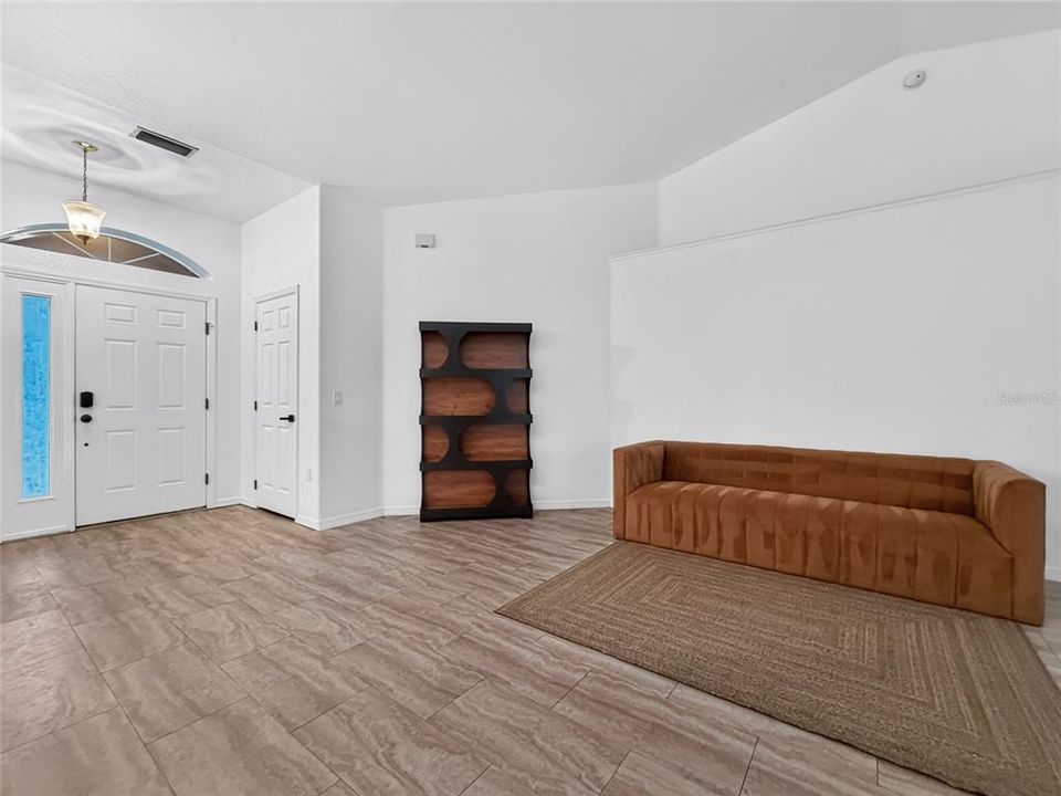 В аренду: $2,400 (3 спален, 2 ванн, 2181 Квадратных фут)