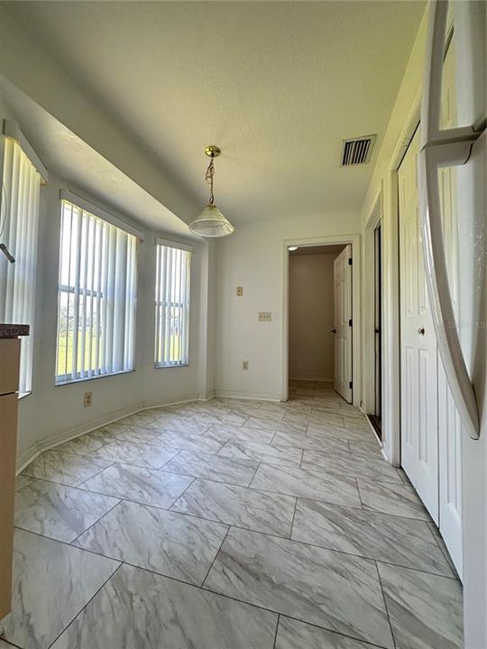 На продажу: $229,900 (3 спален, 2 ванн, 1417 Квадратных фут)