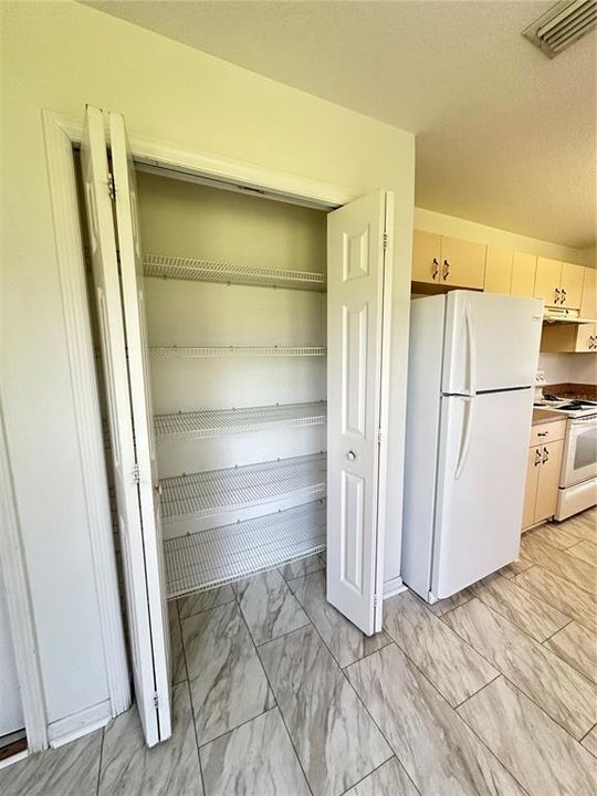 На продажу: $229,900 (3 спален, 2 ванн, 1417 Квадратных фут)