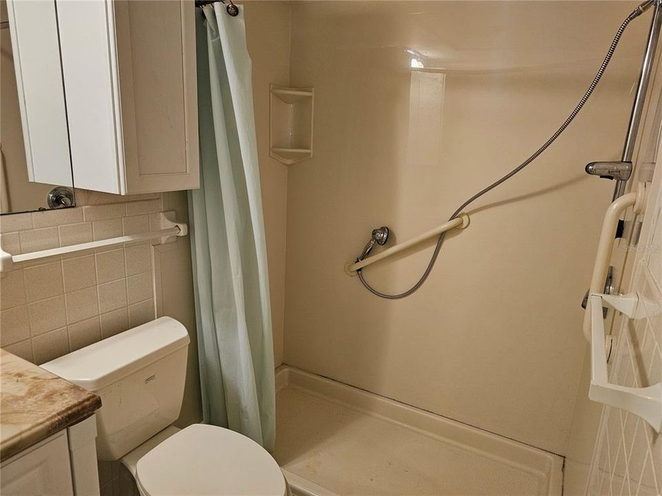 В аренду: $900 (1 спален, 1 ванн, 792 Квадратных фут)