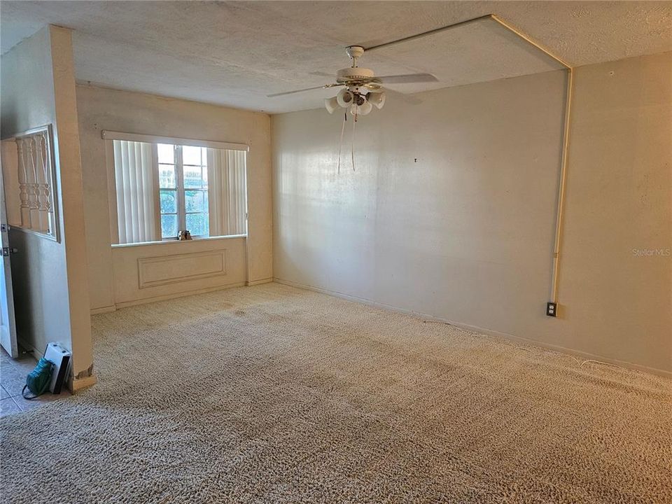 В аренду: $900 (1 спален, 1 ванн, 792 Квадратных фут)