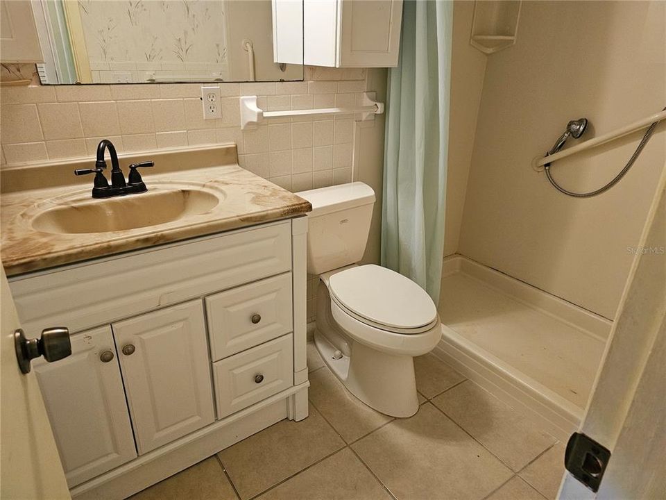 В аренду: $900 (1 спален, 1 ванн, 792 Квадратных фут)