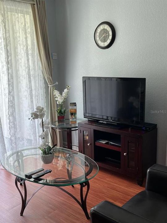 В аренду: $2,300 (3 спален, 2 ванн, 1247 Квадратных фут)