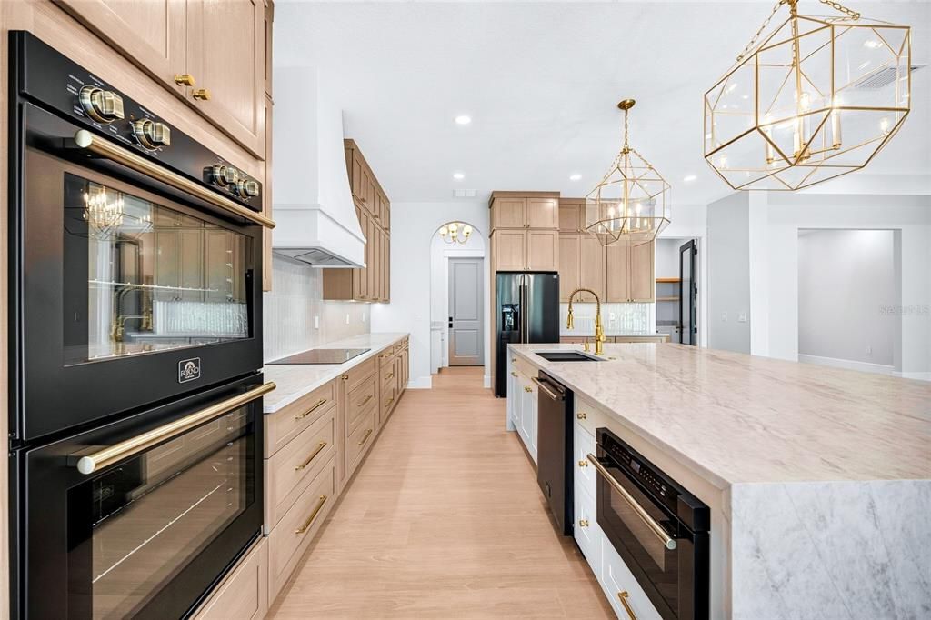 На продажу: $1,125,000 (4 спален, 3 ванн, 3351 Квадратных фут)