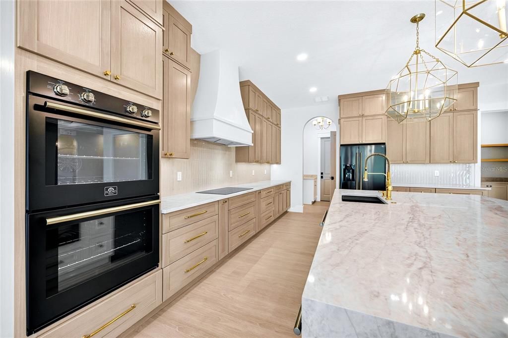 На продажу: $1,125,000 (4 спален, 3 ванн, 3351 Квадратных фут)
