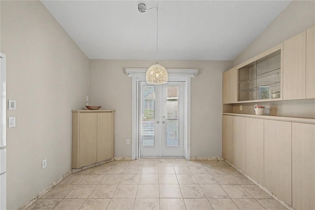 На продажу: $275,000 (3 спален, 2 ванн, 1677 Квадратных фут)