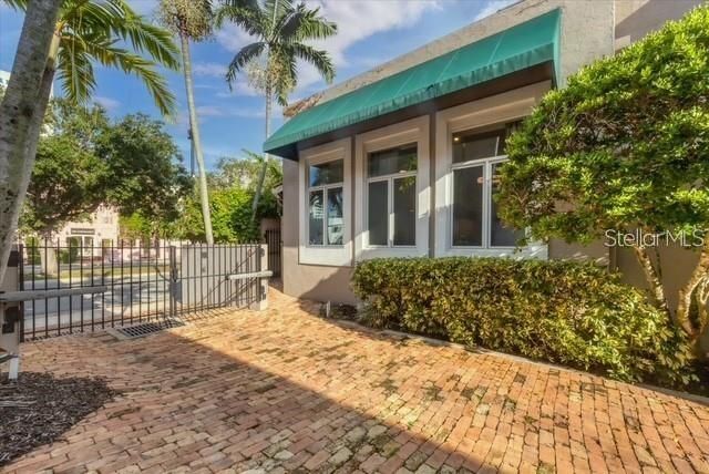 В аренду: $4,900 (2 спален, 2 ванн, 1554 Квадратных фут)