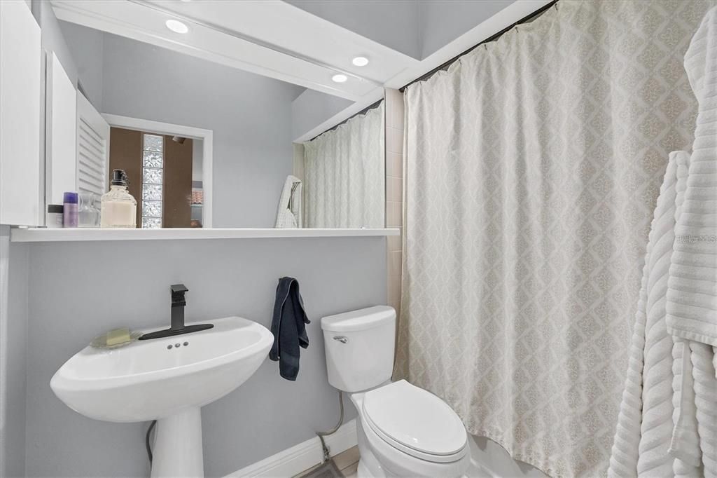 В аренду: $4,900 (2 спален, 2 ванн, 1554 Квадратных фут)