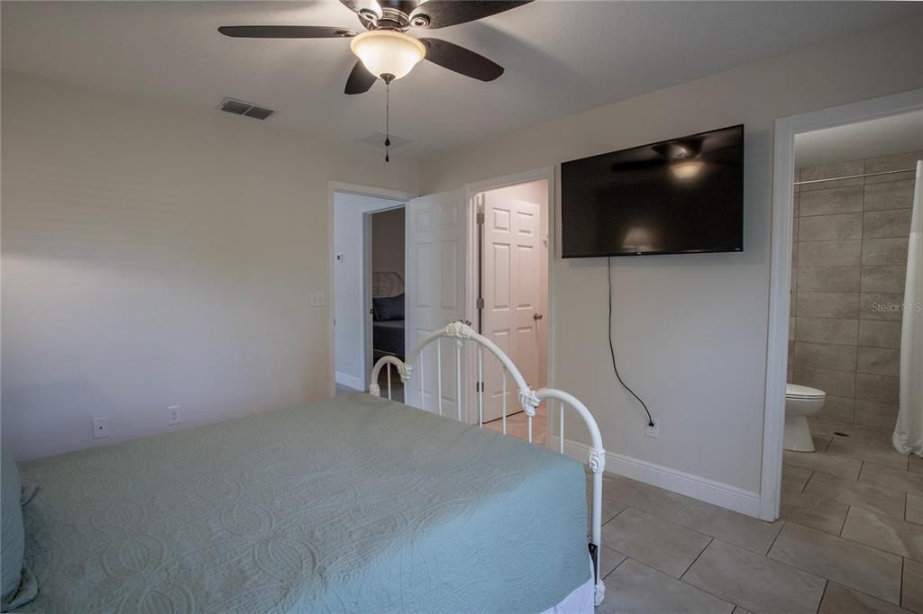 На продажу: $280,000 (3 спален, 2 ванн, 1063 Квадратных фут)