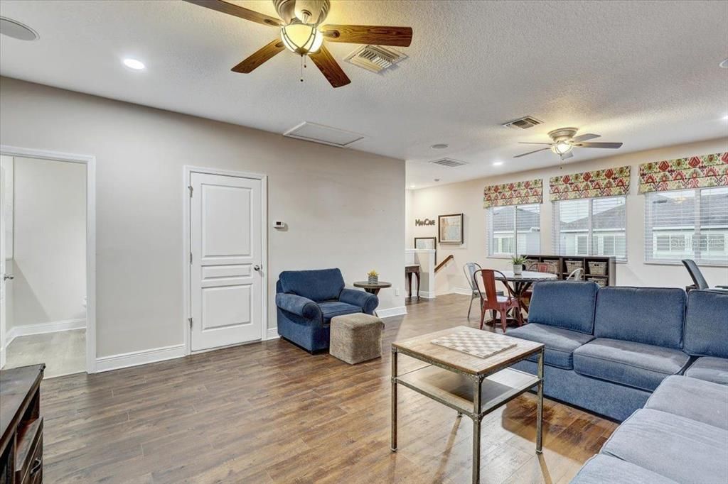 En Venta: $850,000 (4 camas, 4 baños, 3171 Pies cuadrados)