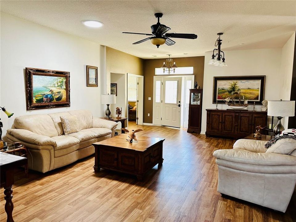 For Sale: $272,500 (2 beds, 2 baths, 1766 Square Feet)