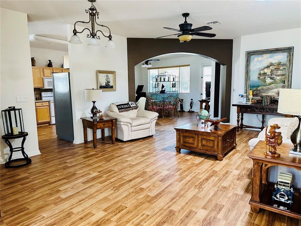 For Sale: $272,500 (2 beds, 2 baths, 1766 Square Feet)