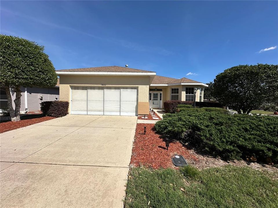 For Sale: $272,500 (2 beds, 2 baths, 1766 Square Feet)