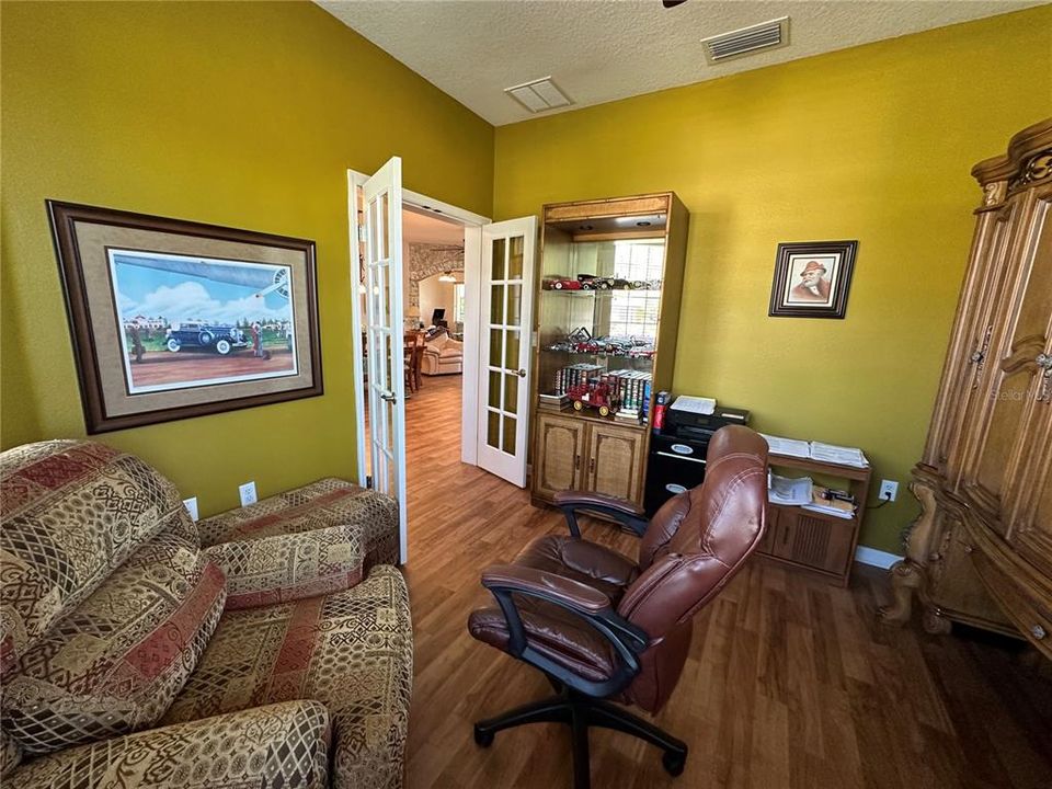 For Sale: $272,500 (2 beds, 2 baths, 1766 Square Feet)