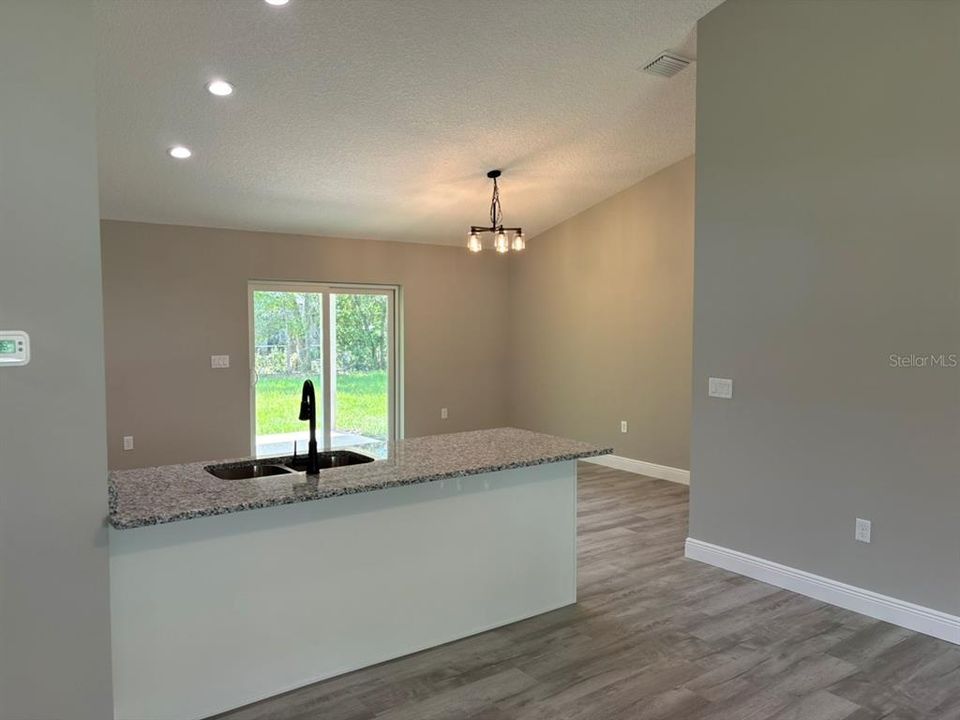 En Venta: $239,900 (3 camas, 2 baños, 1405 Pies cuadrados)