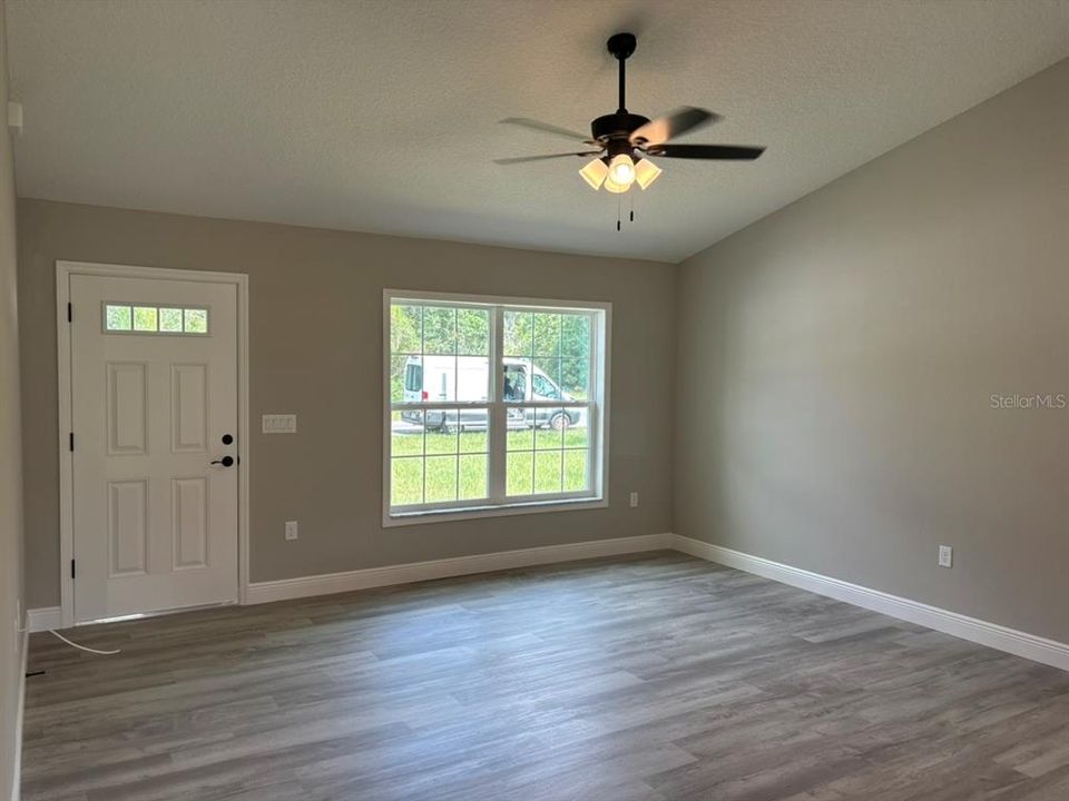 En Venta: $239,900 (3 camas, 2 baños, 1405 Pies cuadrados)