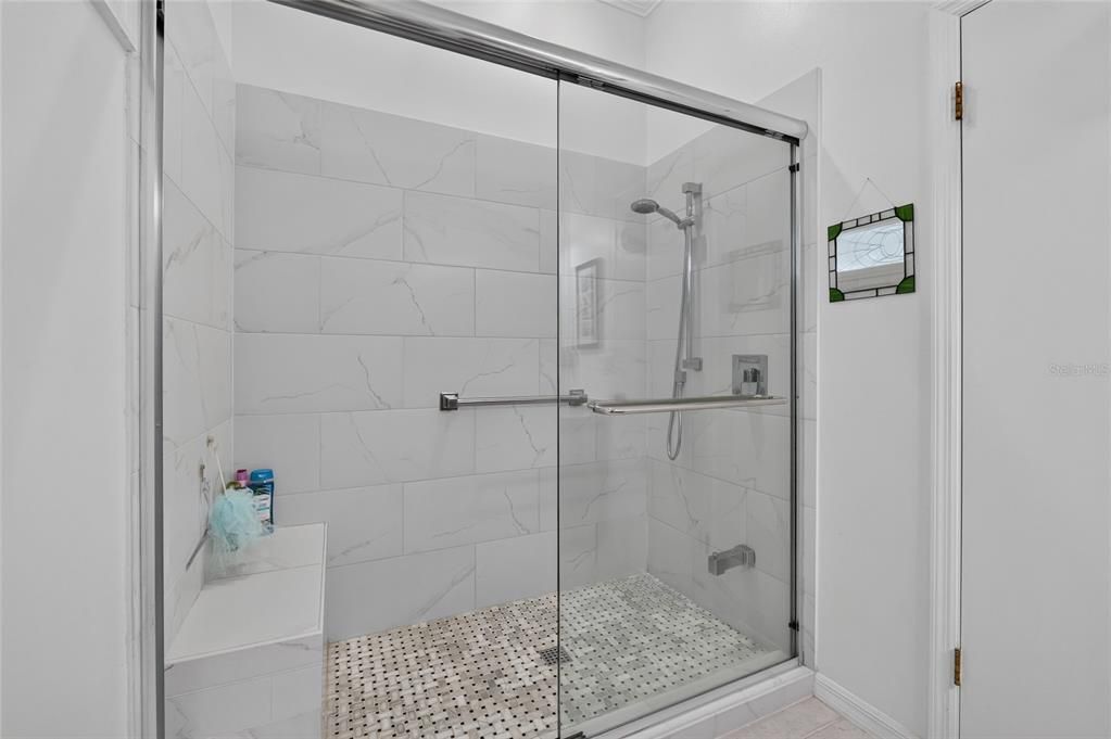 На продажу: $224,900 (2 спален, 2 ванн, 1250 Квадратных фут)
