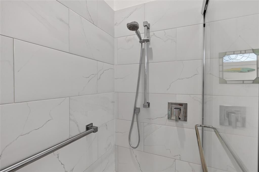На продажу: $224,900 (2 спален, 2 ванн, 1250 Квадратных фут)