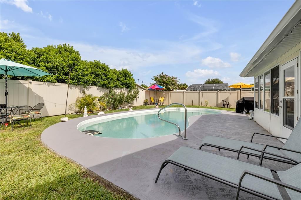 For Sale: $415,000 (3 beds, 2 baths, 1608 Square Feet)