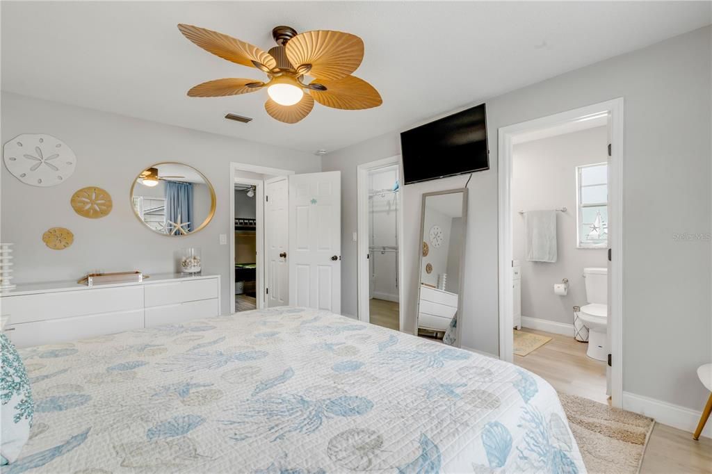 For Sale: $415,000 (3 beds, 2 baths, 1608 Square Feet)